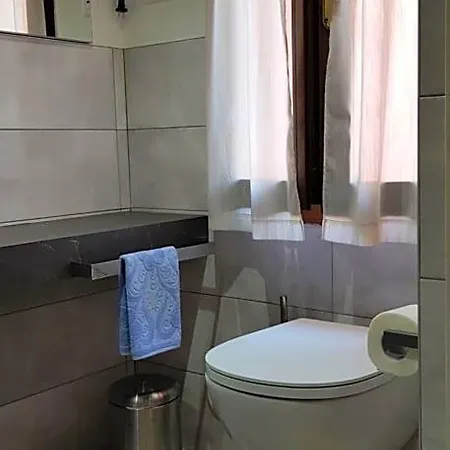 Smartroom Lula Bed & Breakfast 3*